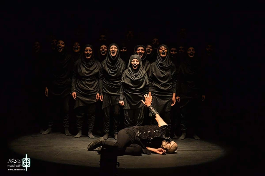 این مکبث با تمام قوا فریاد می‌کشد 3