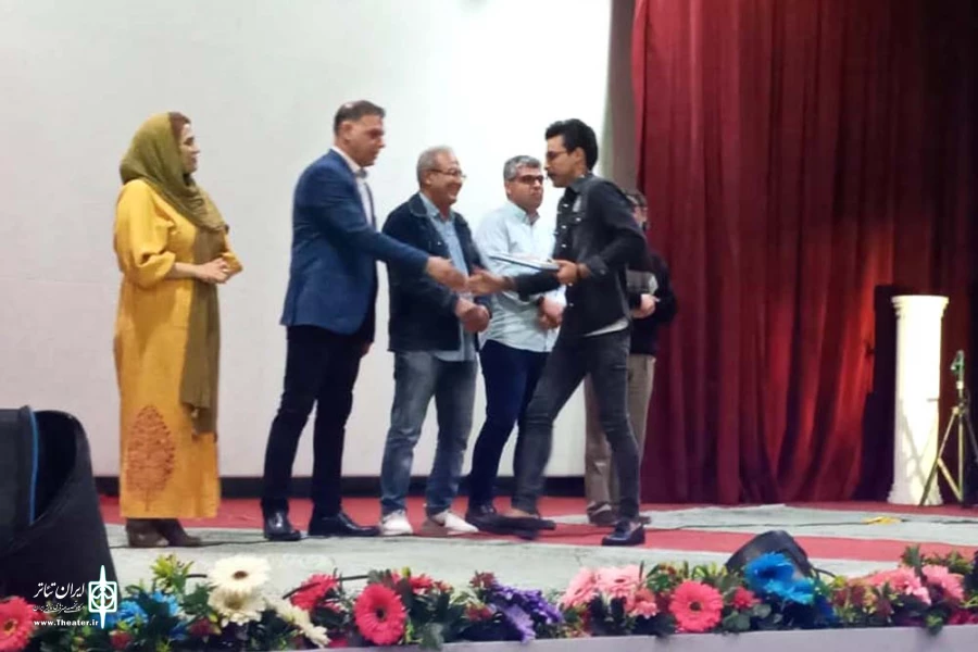 برگزیدگان بخش تئاتر صحنه ای دومین جشنواره نمایش های کوتاه تئاتر شهر آبادان معرفی شدند 5