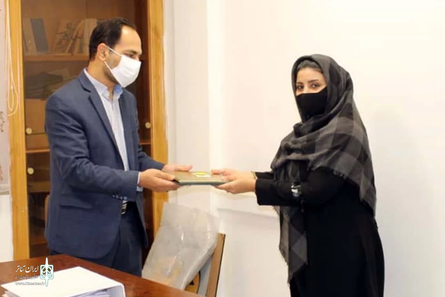 تقدیر از درگاه تئاتر خوزستان به عنوان درگاه برتر تئاتر ایران 8