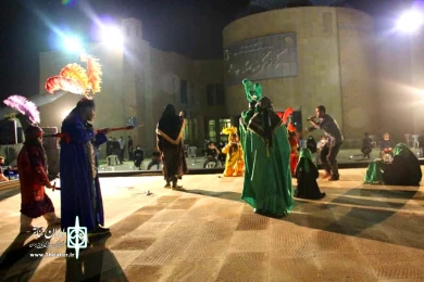 اجرای نمایش تعزیه «دغدغه مجنون» به کارگردانی بهمن شیرمردی در شب اول همایش تعزیه «حدیث آب و عطش» - عکاس: سمیه مقدم - دزفول - دوم مهرماه 99
