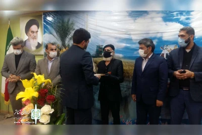با حضور مسئولین شهرستان ماهشهر انجام شد

تجلیل از هنرمند پیشکسوت تئاتر خوزستان