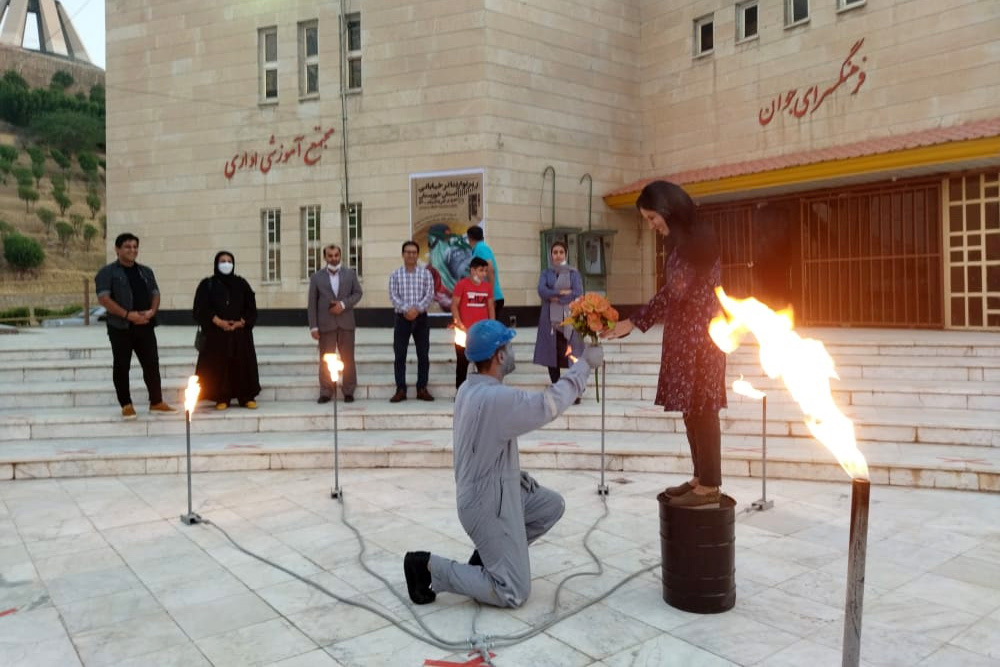 رپرتوار تئاتر خیابانی استان خوزستان؛

اجرای نمایش خیابانی «سوختن و ساختن» در مسجدسلیمان