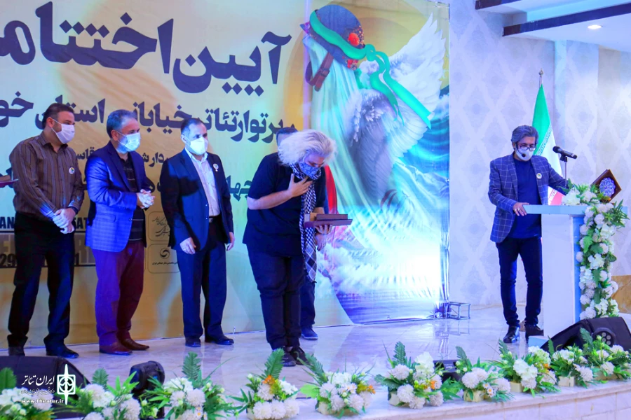 آیین اختتامیه رپرتوار تئاتر خیابانی استان خوزستان در هتل بوستان اهواز برگزار شد 8