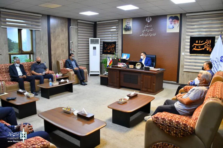 نشست هم اندیشی جشنواره ملی تئاتر لاله های سرخ اندیمشک برگزار شد 5
