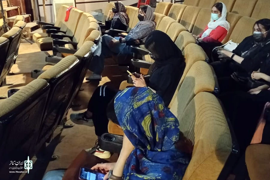 هشتمین نشست چهارشنبه ها با تئاتر در تالار آفتاب اهواز 5