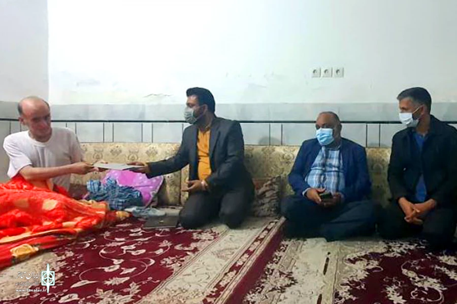 دیدار هنرمندان تئاتر  با پیشکسوت رسانه و هنرهای نمایشی شوش 2