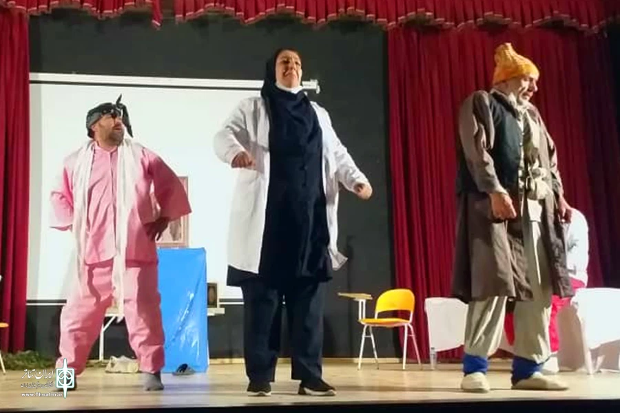 از هنرمندان نمایش «مظلوم امکورن» تقدیر شد 4