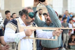 اجرای نمایش «خرس بازی به روایت کمین و جرین» در بیستمین جشنواره نمایش های آیینی و سنتی تهران 5
