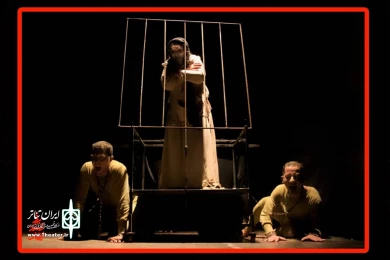 گالری دوم نمایش «عند ما تنتهی تسقط» - کارگردان: عبدالهادی الجرف از ایران و سجاد حمزه عبدالحسین از عراق - عکس: ایمان شریفی - بهمن ماه 1400