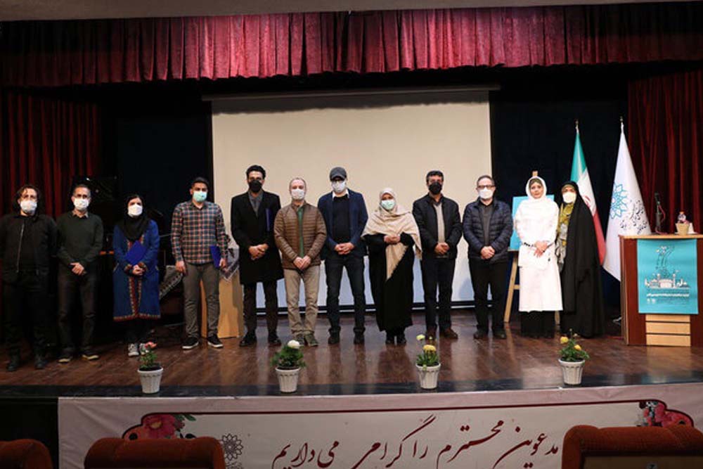 با اعلام هیئت داوران در مراسم اختتامیه

کسب رتبه هنرمند خوزستانی در جشنواره نمایشنامه‌نویسی «ثمر» تهران