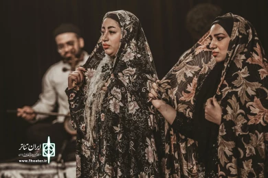 نمایش «باباکرم» - کارگردان: سیاوش کارآزما - عکاس: محمد آموزگاران - خردادماه 1401 - تالار آفاق بهبهان