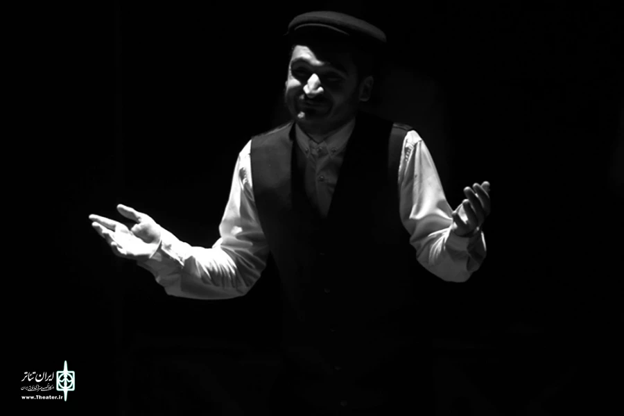 نمایش «باباکرم» - کارگردان: سیاوش کارآزما - عکاس: محمد آموزگاران - خردادماه 1401 - تالار آفاق بهبهان