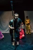 نمایش «قاراشمیش خانه ی قجری»- کارگردان: سیداسماعیل سخایی - کروه تئاتر ناب - تماشاخانه سیب بهبهان- عکاس: محمد آموزگاران - تیرماه 1401