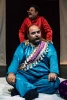 نمایش «قاراشمیش خانه ی قجری»- کارگردان: سیداسماعیل سخایی - کروه تئاتر ناب - تماشاخانه سیب بهبهان- عکاس: محمد آموزگاران - تیرماه 1401