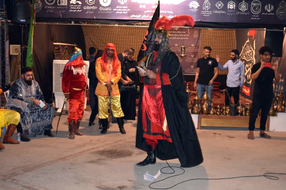 با حضور وزیر فرهنگ و ارشاد اسلامی

اجرای تعزیه خوانی هنرمندان شوش در چزابه