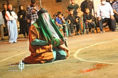 دوازدهمین سوگواره عاشورائیان دزفول - اجرای مجلس شبیه‌خوانی «حضرت عباس(ع)» گروهجنه الحسین(ع) شوش- عکس: سمیه مقدمی نیا- شهریورماه 1401