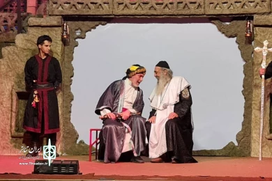 گالری اول نمایش «عشق و عطش» - کارگردان: سیدصادق فاضلی - عکاسان: سهراب کاکاوند و حمید علایی - شهریور 1401 - تالار نفت اهواز