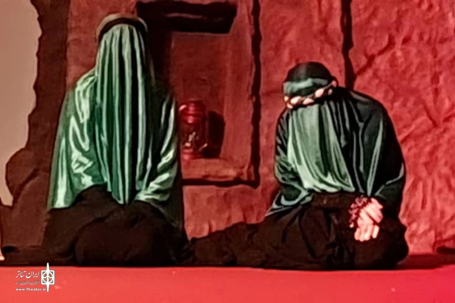 گالری اول نمایش «عشق و عطش» - کارگردان: سیدصادق فاضلی - عکاسان: سهراب کاکاوند و حمید علایی - شهریور 1401 - تالار نفت اهواز