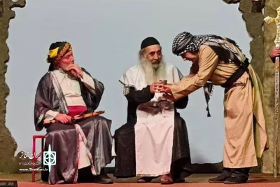 گالری دوم نمایش «عشق و عطش» - کارگردان: سیدصادق فاضلی - عکاسان: سهراب کاکاوند و حمید علایی - شهریور 1401 - تالار نفت اهواز