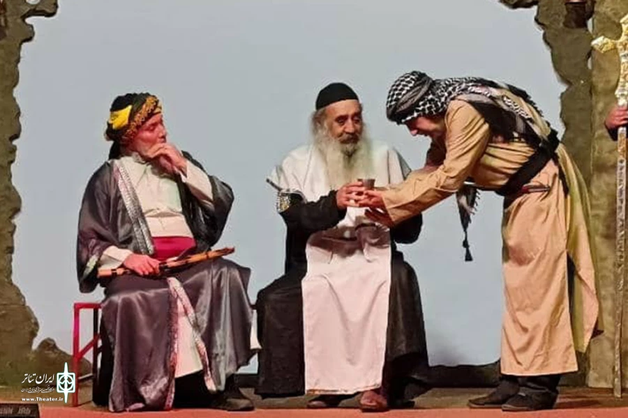 گالری دوم نمایش «عشق و عطش» - کارگردان: سیدصادق فاضلی - عکاسان: سهراب کاکاوند و حمید علایی - شهریور 1401 - تالار نفت اهواز