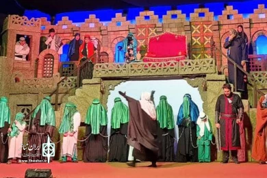 گالری دوم نمایش «عشق و عطش» - کارگردان: سیدصادق فاضلی - عکاسان: سهراب کاکاوند و حمید علایی - شهریور 1401 - تالار نفت اهواز