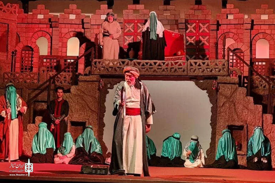 گالری دوم نمایش «عشق و عطش» - کارگردان: سیدصادق فاضلی - عکاسان: سهراب کاکاوند و حمید علایی - شهریور 1401 - تالار نفت اهواز