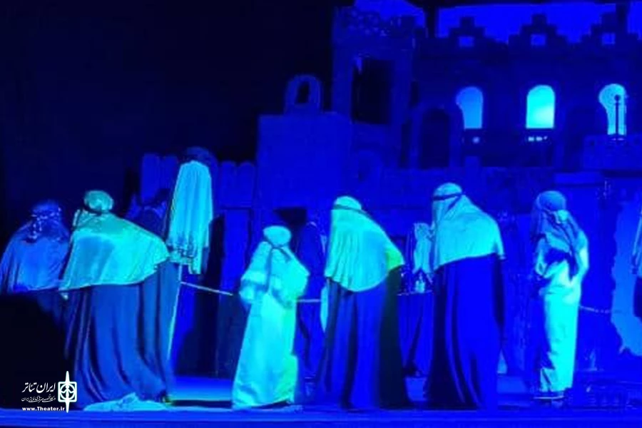 گالری سوم نمایش «عشق و عطش» - کارگردان: سیدصادق فاضلی - عکاسان: سهراب کاکاوند و حمید علایی - شهریور 1401 - تالار نفت اهواز