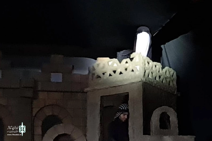 گالری سوم نمایش «عشق و عطش» - کارگردان: سیدصادق فاضلی - عکاسان: سهراب کاکاوند و حمید علایی - شهریور 1401 - تالار نفت اهواز