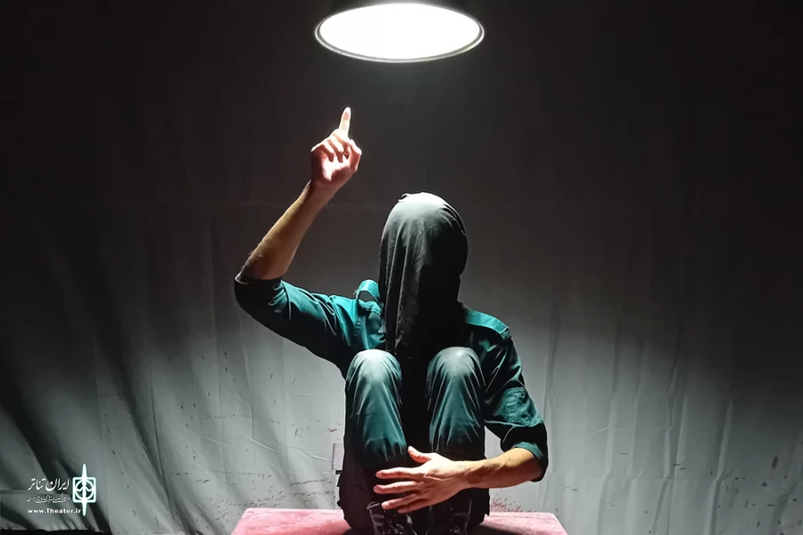 اجرای نمایش «مرد مرموز» در باغملک 3
