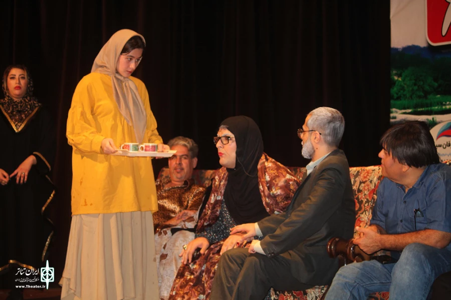 نمایش طنز «بنگاه شادمانی ۶» در بهبهان به روی صحنه رفت 4