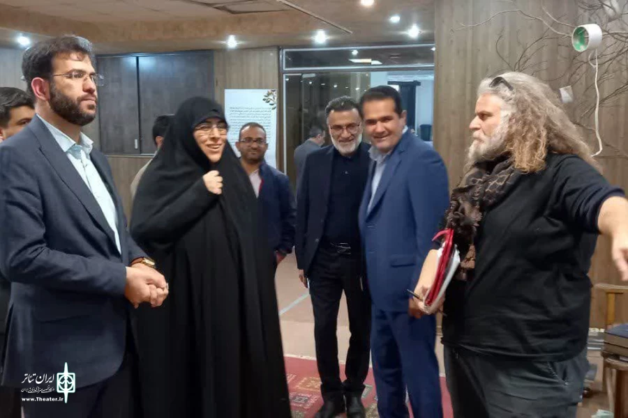 اجرای پرفورمنس «گودو در انتظار گودو» در اهواز 2