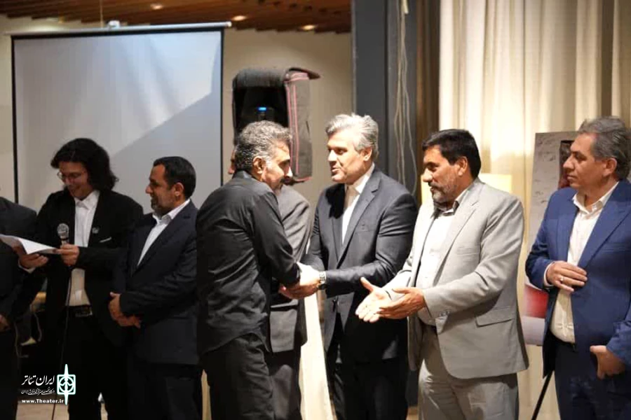 آئین رونمایی از پوستر نمایش موزیکال «هفت خوان پینوکیو» به کارگردانی دانیال سیاحی - تالار دا - بندرماهشهر