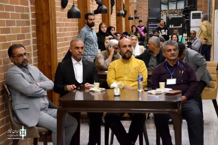 پوستر نخستین جشنواره سراسری نمایش های کافه ای «کفیشه» آبادان رونمایی شد 6