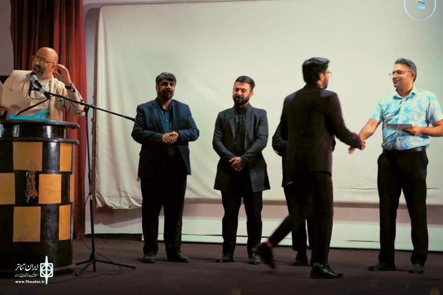 سومین جشنواره استانی تئاتر کمدی و طنز پیچک آبادان برگزیدگان خود را شناخت

 2